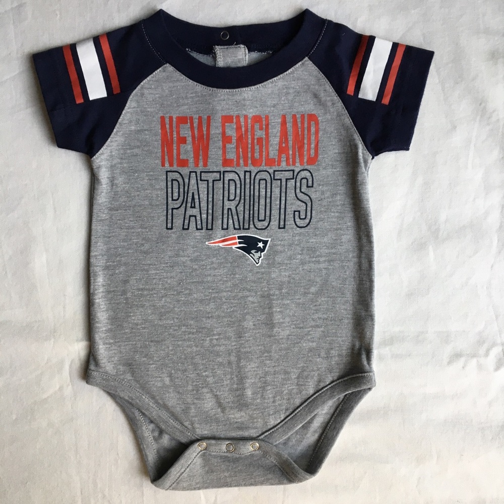 Patriots outfit size 6 9 months NFL football New England baby boys girls EUC